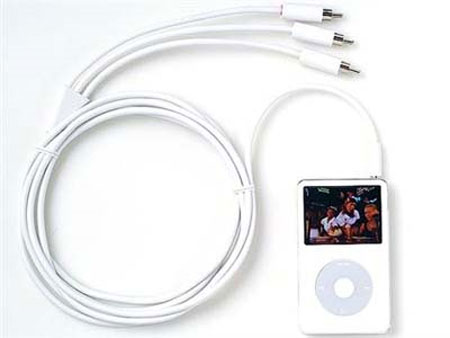 iPod y sus respectivos cables para sistemas de video.