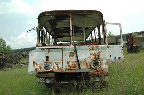 camion olvidado Camion oxidado utilizado en el accidente nuclear de chernobyl