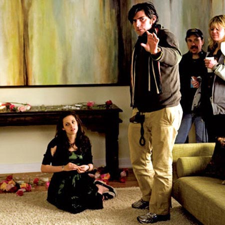 Director Chris Weitz dirigiendo la pelicula de Luna Nueva