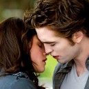 Nueva imagen de Edward Cullen y Bella Swan besandose en Luna Nueva
