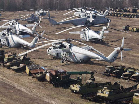 Varios helicopteros usados en el accidente de chernobyl