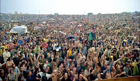 Multitud en festival de Woodstock