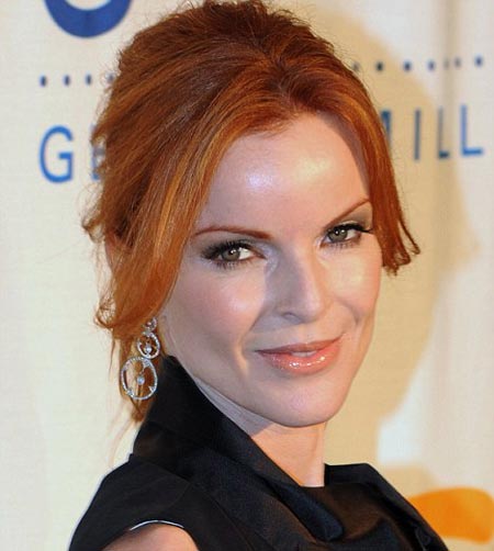 Marcia Cross luciendo una piel radiante y sin arrugas en el evento Rock A Little Feed A Lot