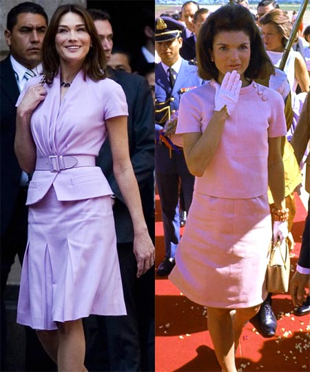 Carla Bruni y Jackie Kennedy con vestidos parecidos color rosa