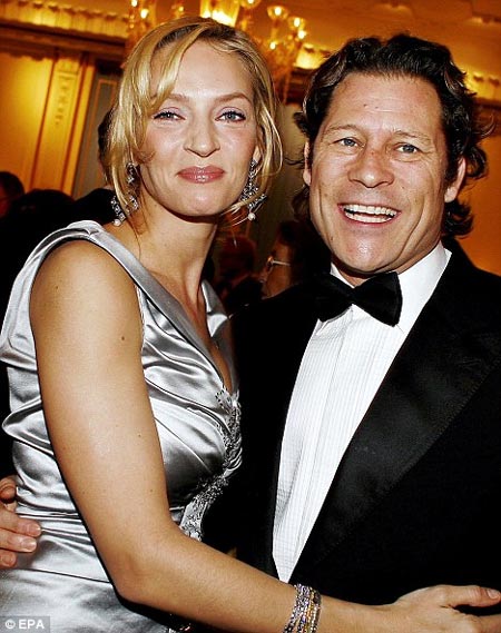 Uma Thurman con su prometido en una cena de gala