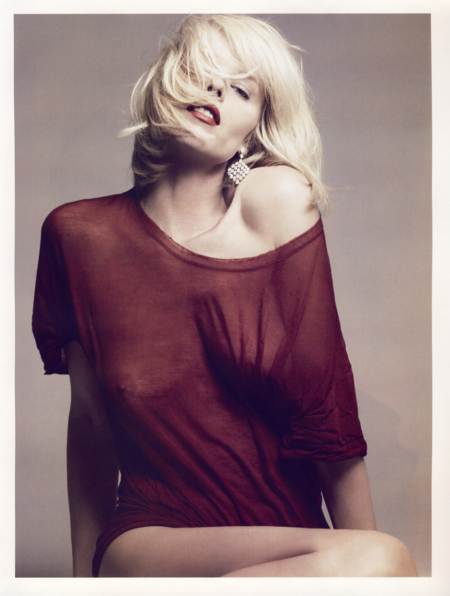 Eva Herzigova en Vogue París Eva Herzigova en sesión fotogrófica para Vogue París del mes de Octubre