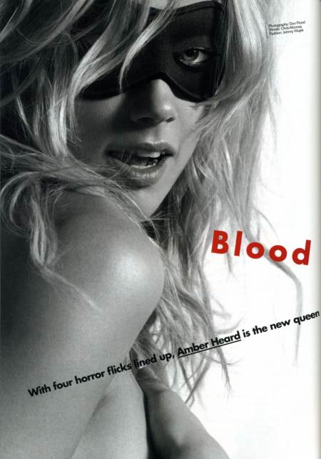 Amber Heard con un antifaz y un gesto provocativo