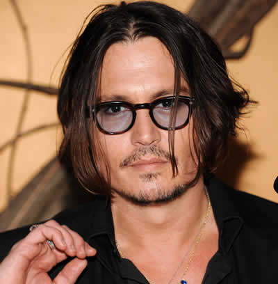 Johnny Deep, la estrella de piratas del caribe es considerado como el hombre vivo mas sexy del planeta