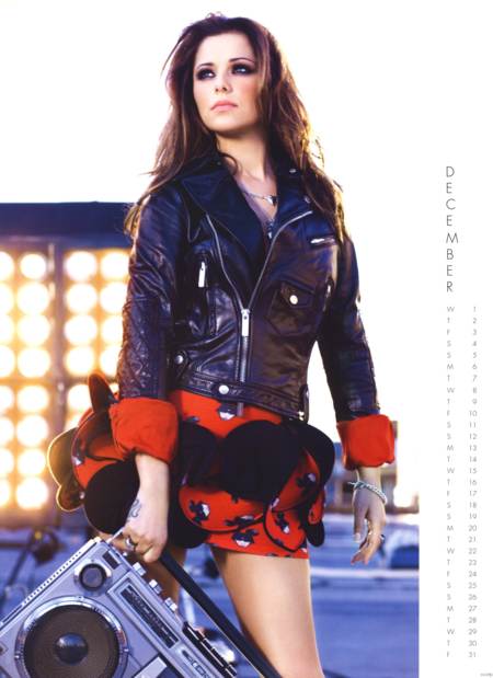Cheryl Cole con un look rockero y femenino en el mes de Diciembre