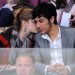 Emma Watson muy juntita recargandose en el hombro de Rafa Cebrian