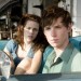 Kristen Stewart dentro de un coche con su amigo