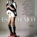 Lydia Hearst con un chal, bufanda y zapatillas deportivas Adidas
