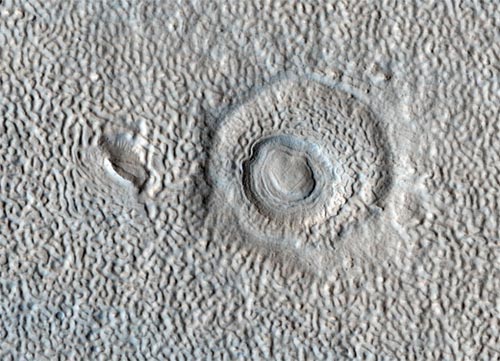 Crater gigante uno de varios que tiene Marte