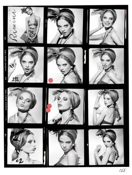 Dioni Tabbers en divertidas fotos en un photoshoot