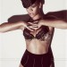Rihanna con lenceria de leopardo y una pose sexy