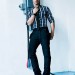 Taylor Lautner con un look casual y varonil