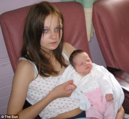 Tressa Middleton con su bebe despues que nacio