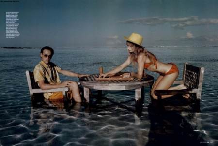 Cameron Richardson de picnic en el mar