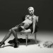 Natalie Portman al finalizar su striptease luciendo totalmente vulnerable.