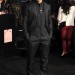 Kellan Lutz muy guapo y elegante en la alfombra roja de la premiere