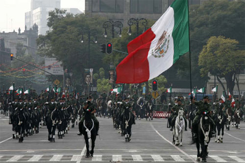 Desfile militar mexicano