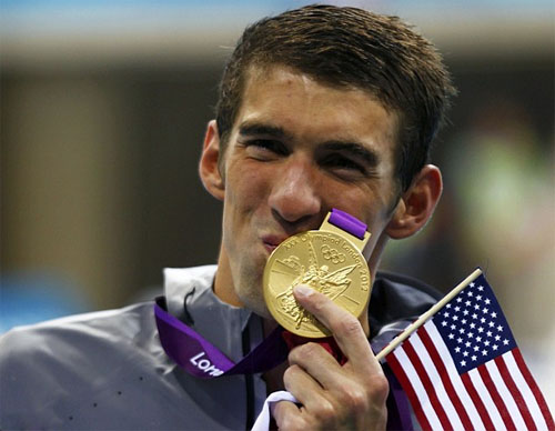 Michael Phelps con medalla de oro