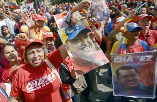 Reciben simpatizantes a Hugo Chávez en Venezuela