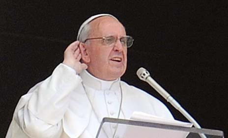 Papa Bergoglio quiere renovar la iglesia catolica en el nombrte de Jesús